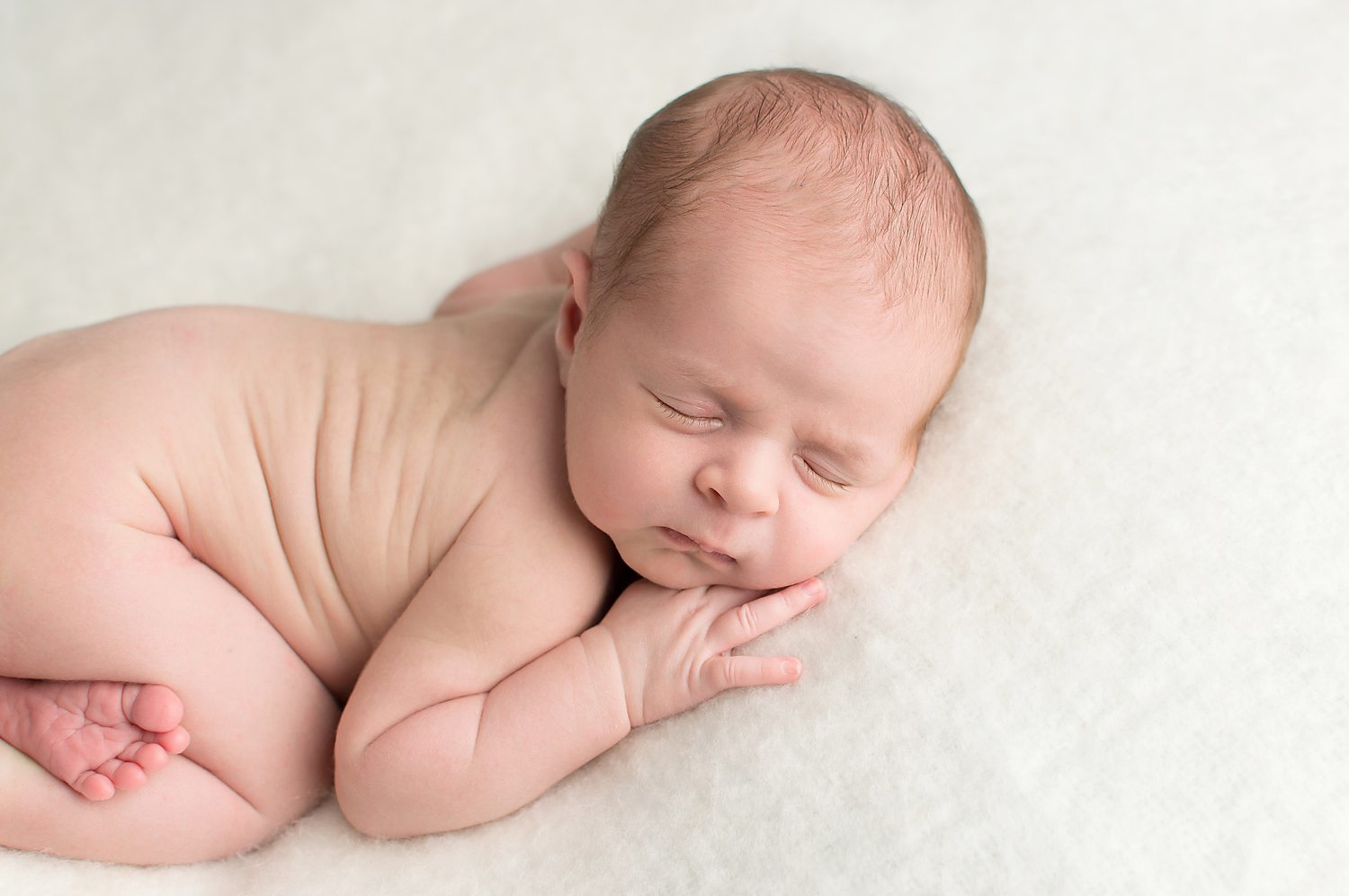 December 31 2015-Tabatha Sue Photography-Cleveland Ohio-New Years Eve Baby-Creamy Neutral Newborn Session-Baby Toes-The Perfect Bum Up Pose-Sleeping Baby.jpg