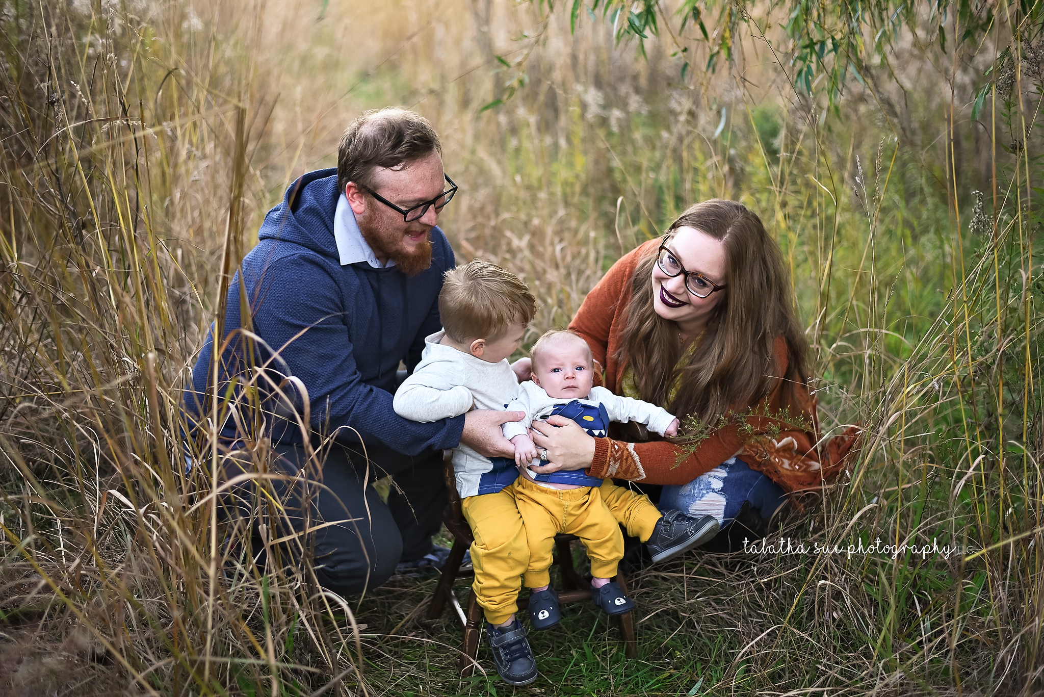 Fall-family-pictures-parma-ohio-2021.png