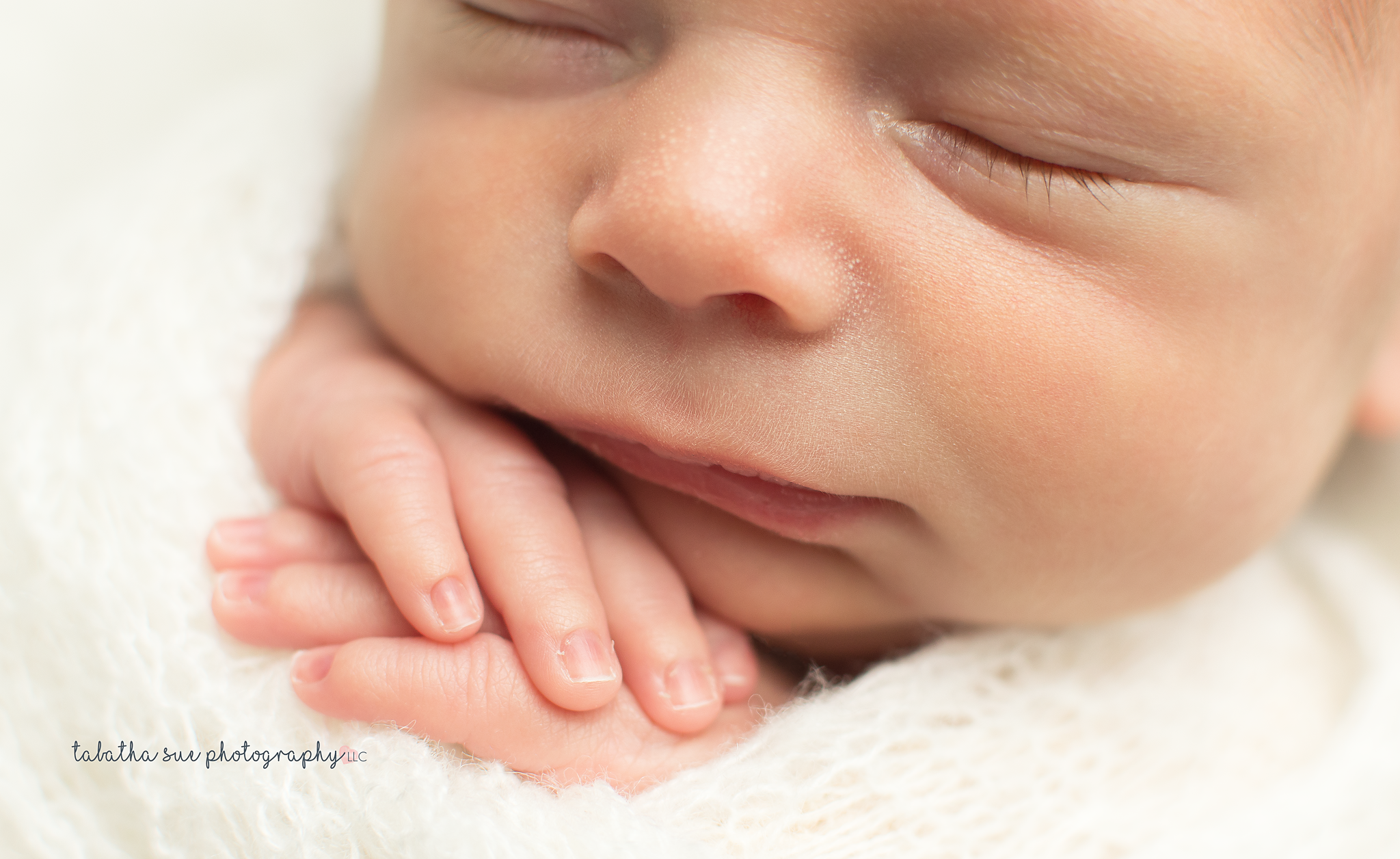 close-up-picture-of-newborn-baby-parma-ohio-44134.png