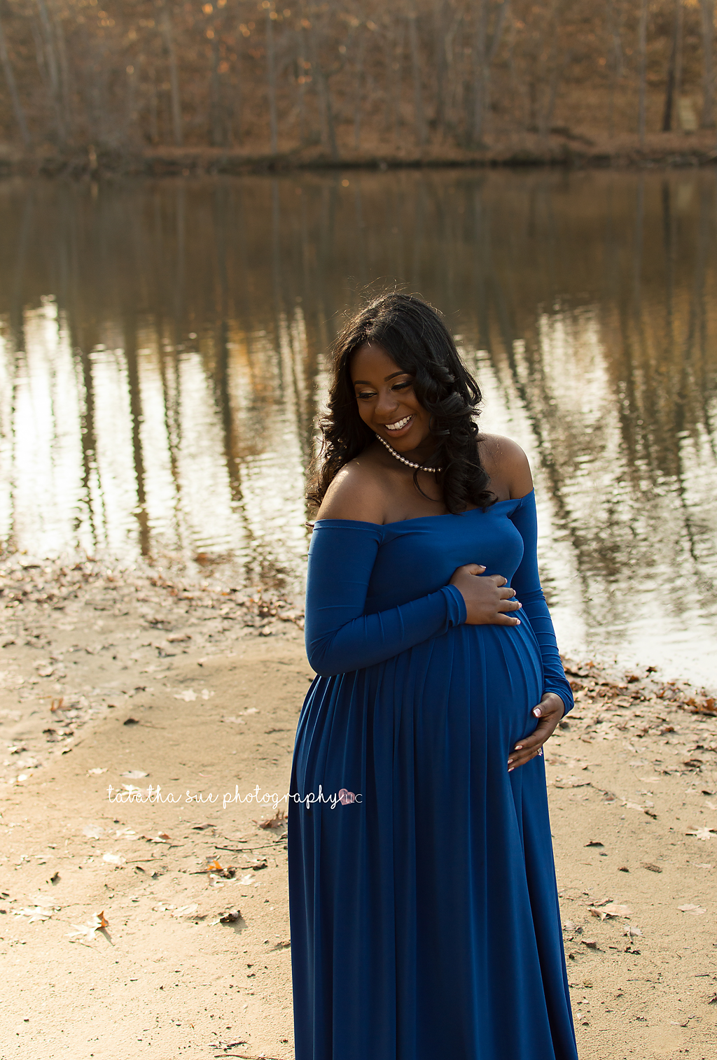 maternity-pictures-in-ohio-wallace-lake-is-the-perfect-place-for-professional-photography-professional.png
