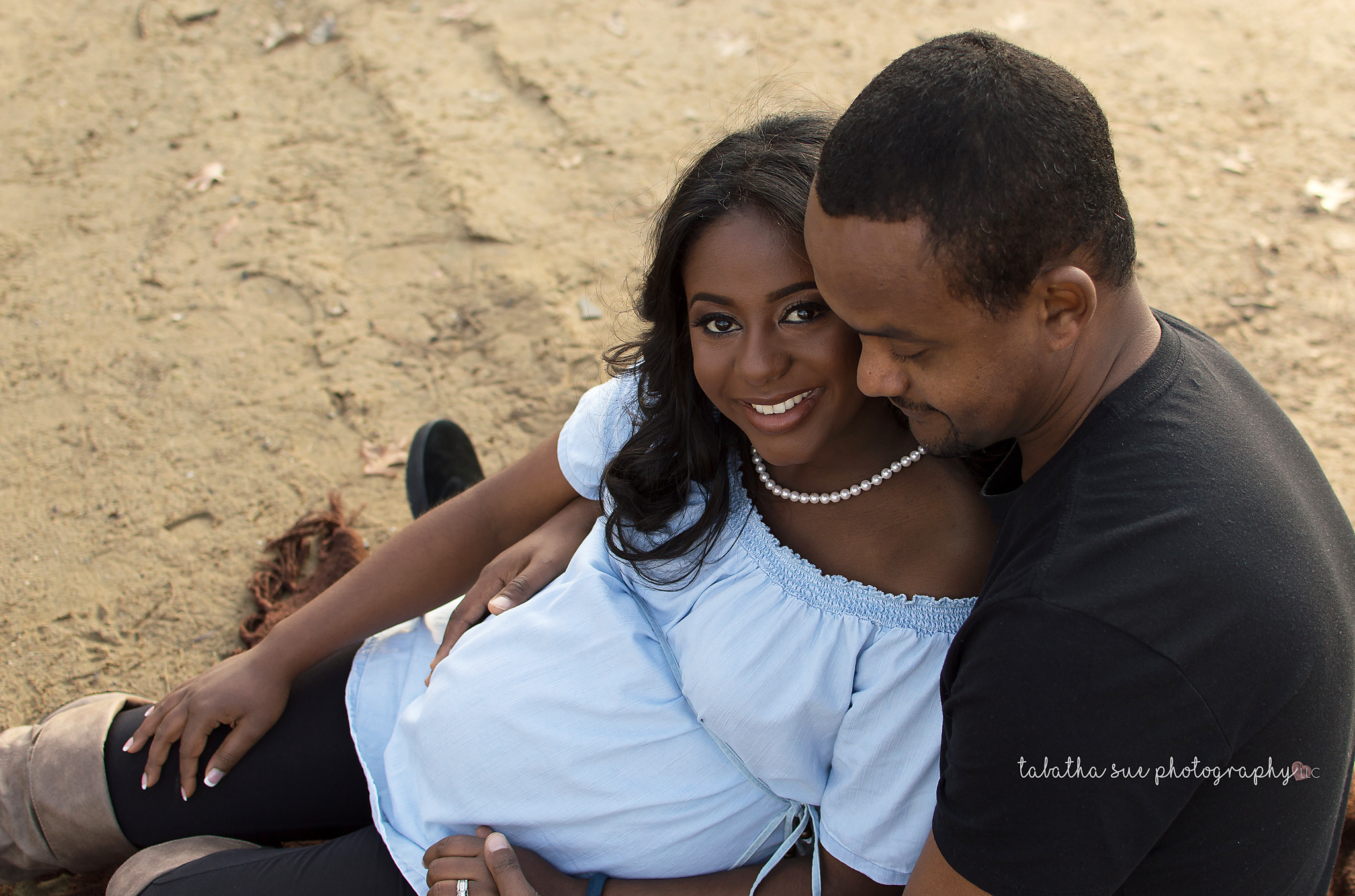 pregnancy-photo-shoot-near-cleveland-ohio-professional-photography-couple-sitting-on-the-beach-maternity-photos-of-mom-and-dad-wallace-lake-berea-ohio.png