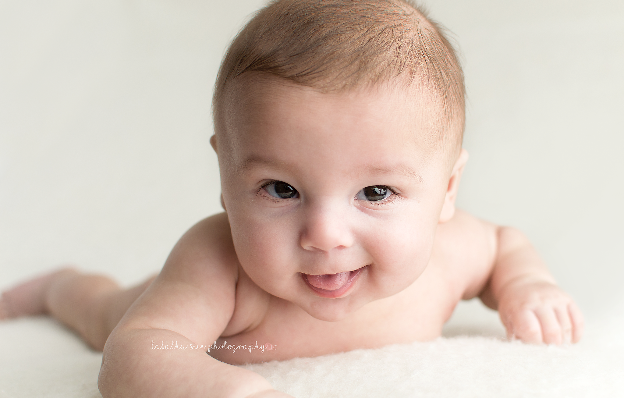 simple-minimal-baby-photographer-parma-ohio-44134-baby-boy-3-month-session.png