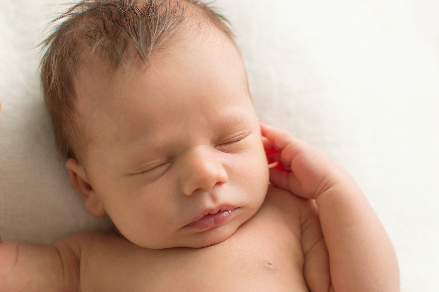 simple-newborn-baby-photo-shoot-white-and-crisp-all-about-the-baby-studio-near-cleveland-ohio.png